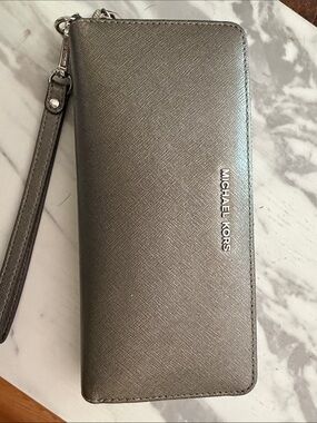 Michael Kors Metallic Silver Saffiano Wristlet Wallet